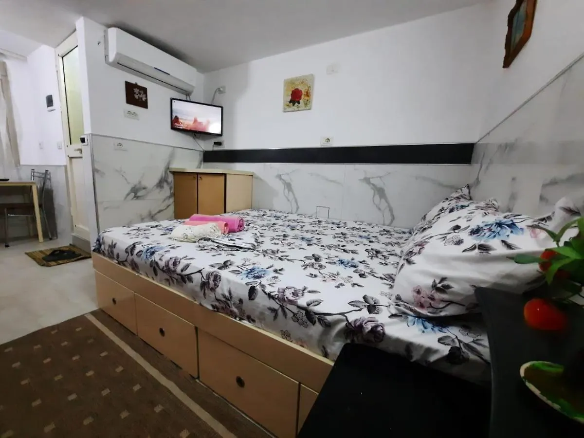 Lovely Apt.0-1 Tirana